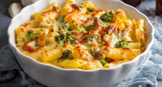 Pasta,Baked,With,Broccoli,And,Chicken.,Broccoli,,Cheese,And,Gratin